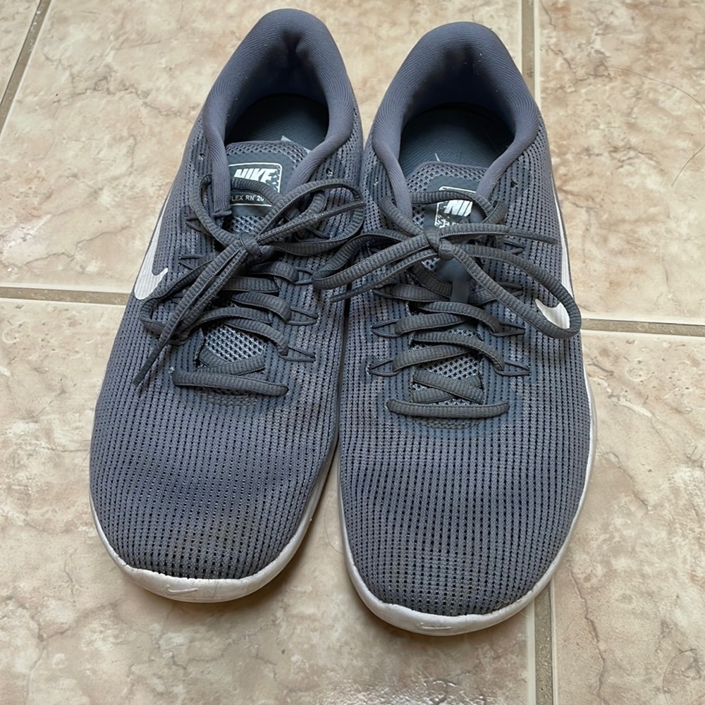 Nike tennis shoes